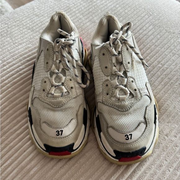 Balenciaga Triple S White and Red Trainers - Picture 4 of 6